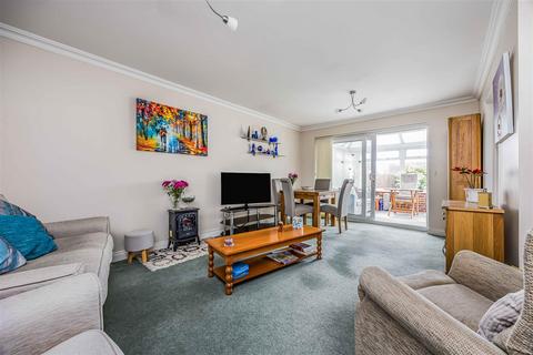 2 bedroom semi-detached bungalow for sale, Wheatlands Crescent, Hayling Island PO11