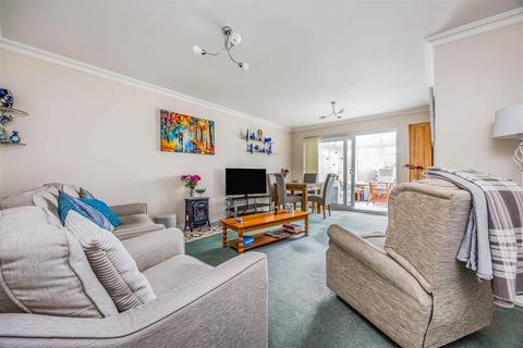 2 bedroom semi-detached bungalow for sale, Wheatlands Crescent, Hayling Island PO11