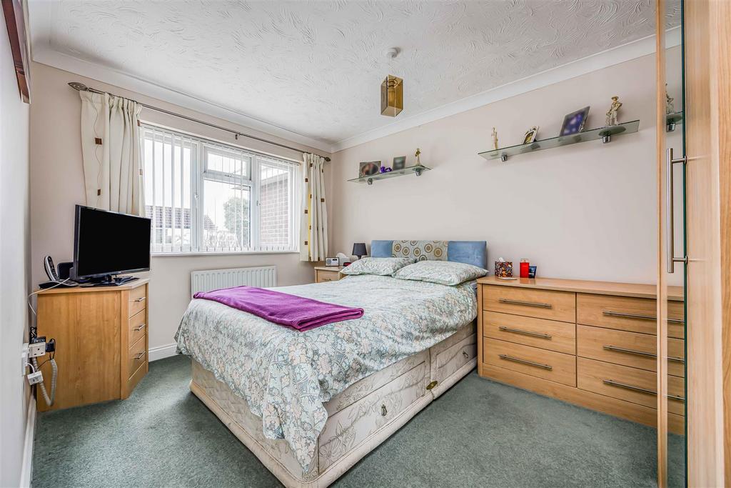 2a Wheatlands Crescent, Hayling Island-Small-Porti