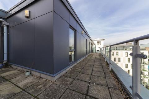 2 bedroom flat to rent, Mercury House, Canning Town E16