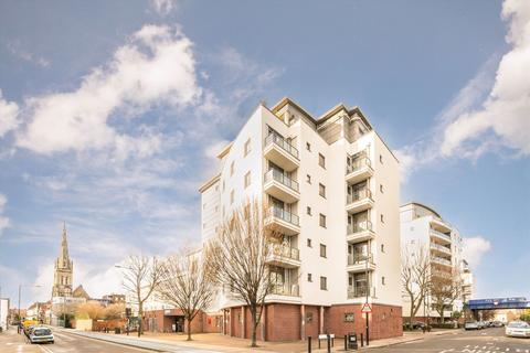 2 bedroom flat for sale, Cable Street, London E1W