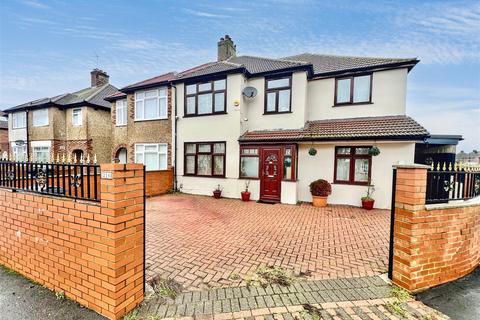 4 bedroom semi-detached house for sale, Heath Road, Hounslow TW3