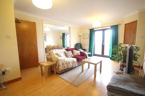 undefined, Student only 2 Bed Apartment