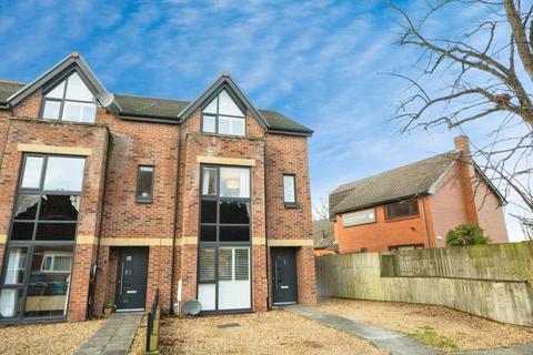 4 bedroom end of terrace house for sale, Cranleigh Drive, Sale, Greater Manchester, M33