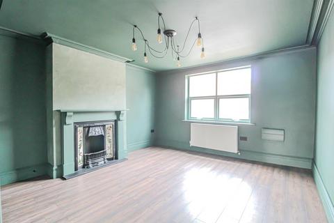 4 bedroom end of terrace house for sale, Vale Road, Colwick, Nottingham