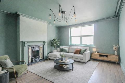 4 bedroom end of terrace house for sale, Vale Road, Colwick, Nottingham