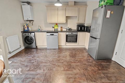 2 bedroom townhouse for sale, Robins Crescent, Witham St Hughs