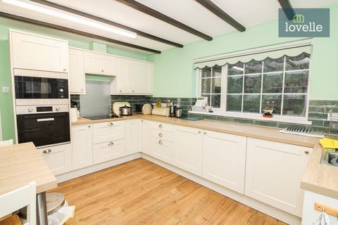 5 bedroom detached house for sale, Jubilee Road, North Somercotes LN11