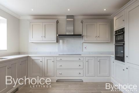 4 bedroom detached house to rent, Clayhall Court, Acton