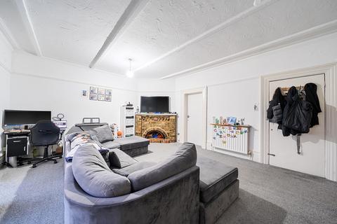undefined, Mitcham Park, Mitcham CR4