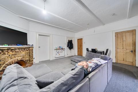 undefined, Mitcham Park, Mitcham CR4