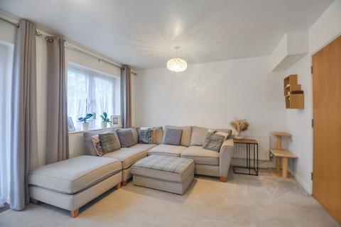 undefined, at Hedges Way, Luton LU4