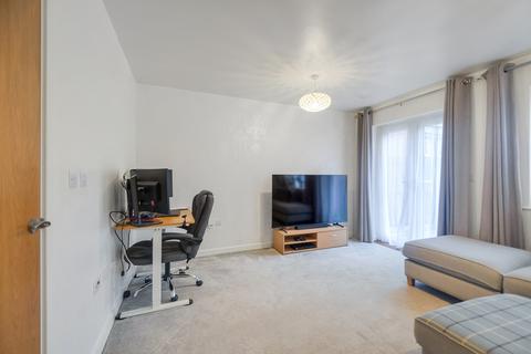 undefined, at Hedges Way, Luton LU4