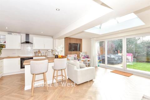 3 bedroom semi-detached house for sale, Camelia Close, Havant, Hampshire