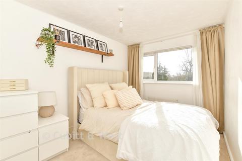 3 bedroom semi-detached house for sale, Camelia Close, Havant, Hampshire