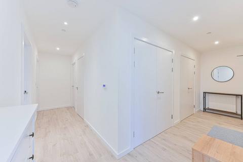 3 bedroom flat to rent, Pomeroy Street, New Cross, LONDON, SE14