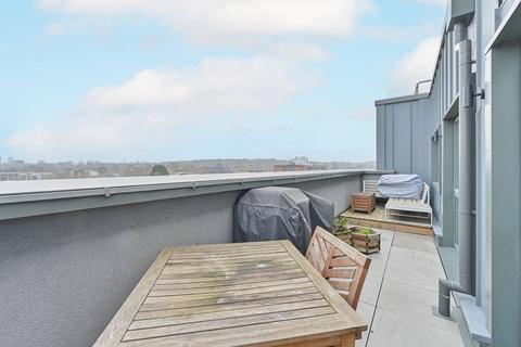 3 bedroom flat to rent, Pomeroy Street, New Cross, LONDON, SE14
