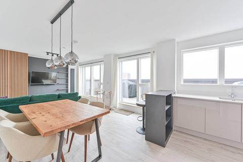 3 bedroom flat to rent, Pomeroy Street, New Cross, LONDON, SE14