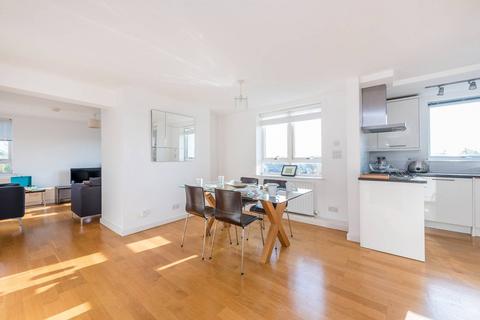 2 bedroom flat to rent, Kew Bridge Court, Chiswick, London, W4