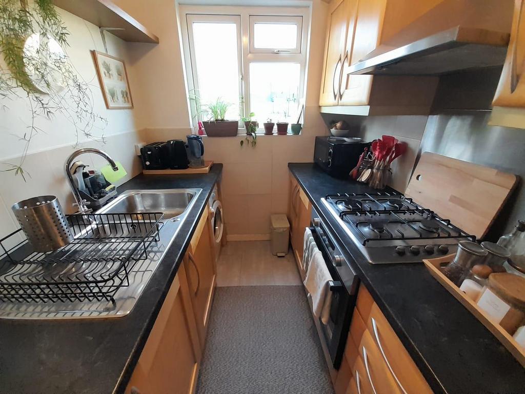 3. kitchen 1.jpg