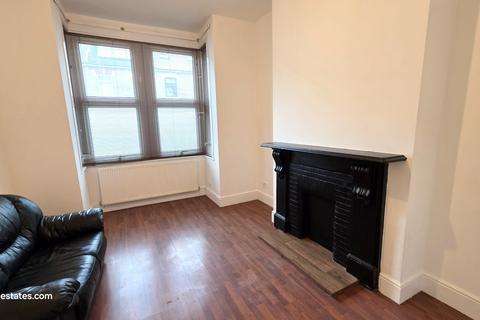 2 bedroom terraced house for sale, Queens Road, Bounds Green, London N11