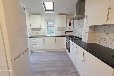 2 bedroom terraced house for sale, Queens Road, Bounds Green, London N11