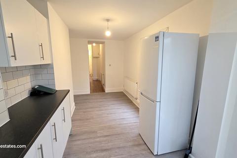 2 bedroom terraced house for sale, Queens Road, Bounds Green, London N11