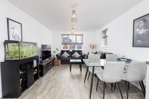 2 bedroom flat for sale, Westvale Road, Horley RH6