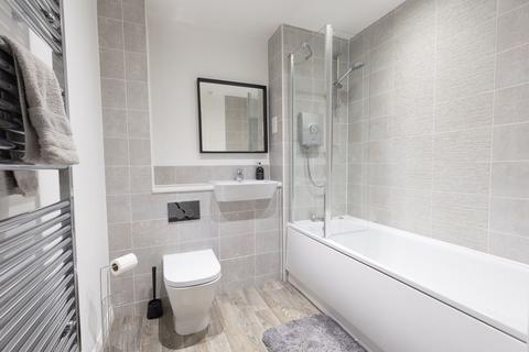 2 bedroom flat for sale, Westvale Road, Horley RH6
