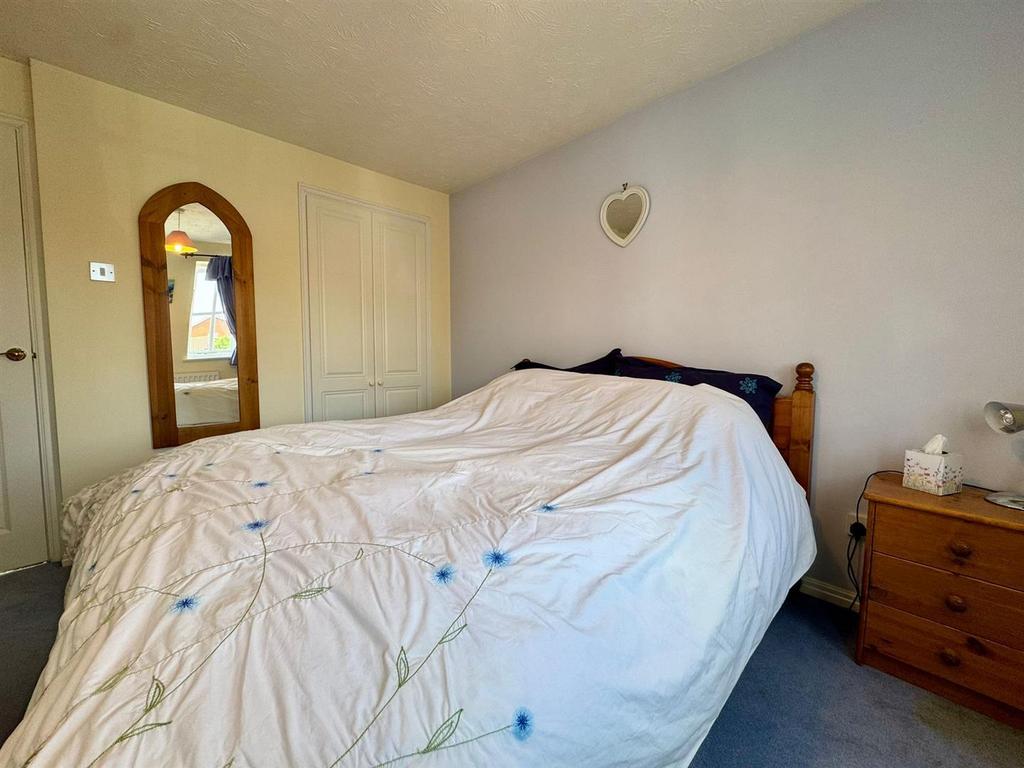 Master bedroom (1).jpg