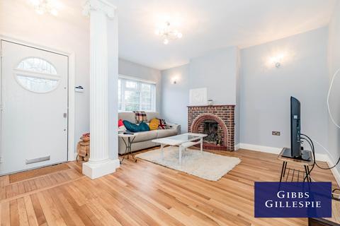 4 bedroom bungalow to rent, Marsh Lane, Stanmore, HA7