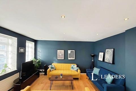 2 bedroom flat to rent, Princes House, North Street, BN1