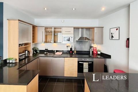 2 bedroom flat to rent, Princes House, North Street, BN1