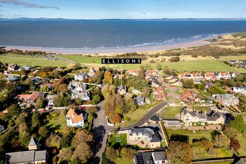 undefined, Sandy Loan, Gullane