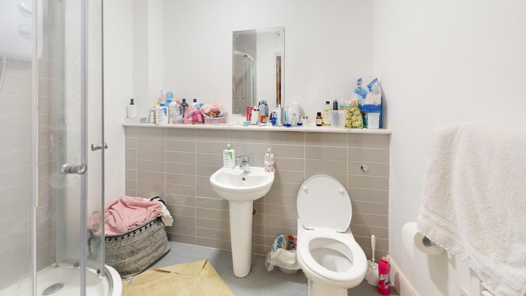 Studio-3-Express-Building-Bathroom