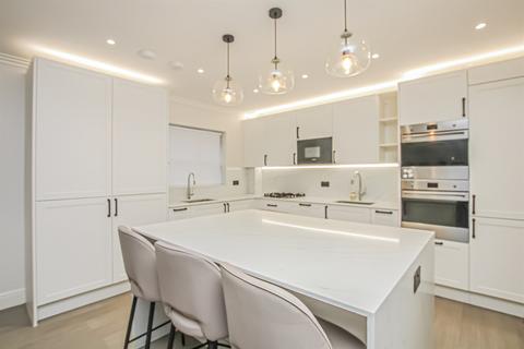 2 bedroom flat to rent, Haddon Court, Hanbury Close, Hendon, NW4