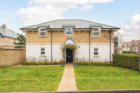 2 bedroom flat to rent, Roper Crescent, Sunbury-On-Thames TW16