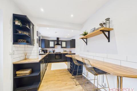 4 bedroom townhouse for sale, Chester Road, Wrexham