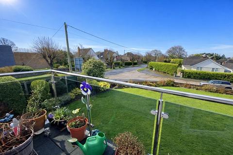 2 bedroom flat for sale, Bouverie Close, Barton On Sea, New Milton, Hampshire. BH25 7HB