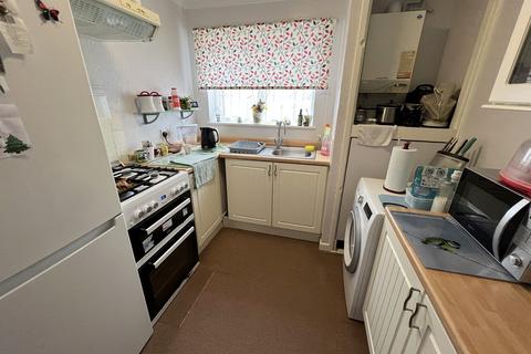 2 bedroom flat for sale, Bouverie Close, Barton On Sea, New Milton, Hampshire. BH25 7HB
