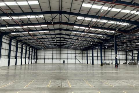 Distribution warehouse to rent, Woodbury Ln Worcester WR5 2AU