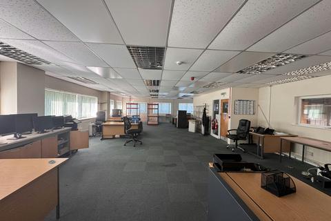 Warehouse to rent, Alexandra Way @ Warren Road Ashchurch GL20 8NB