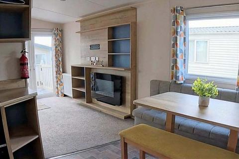2 bedroom park home for sale, Seal Bay Resort – West Sussex