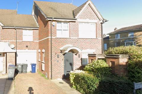 4 bedroom end of terrace house to rent, Sebergham Grove, London