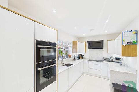 4 bedroom detached house for sale, Meadow Brook, Milton Keynes MK17