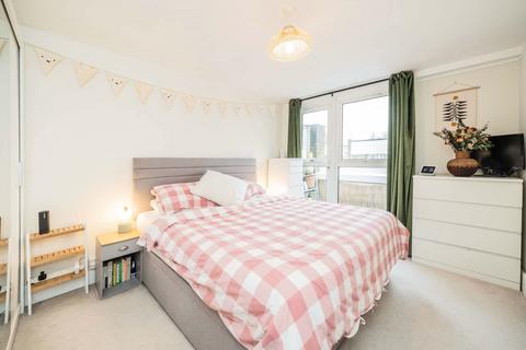 2 bedroom maisonette for sale, St. Peter's Way, London, N1