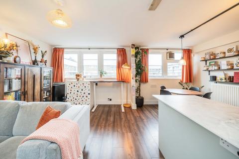2 bedroom maisonette for sale, St. Peter's Way, London, N1