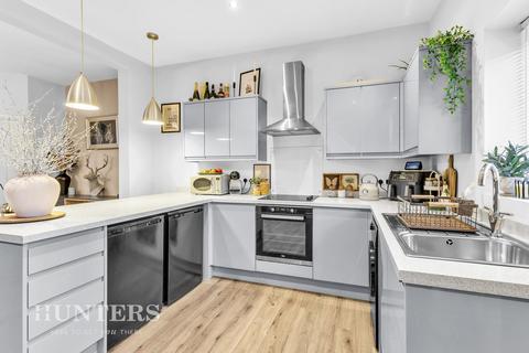 3 bedroom end of terrace house for sale, Mary street, Hurstead, OL16 2SE
