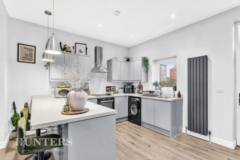 3 bedroom end of terrace house for sale, Mary street, Hurstead, OL16 2SE