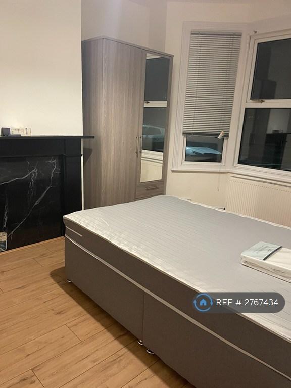 Downstairs Double Room